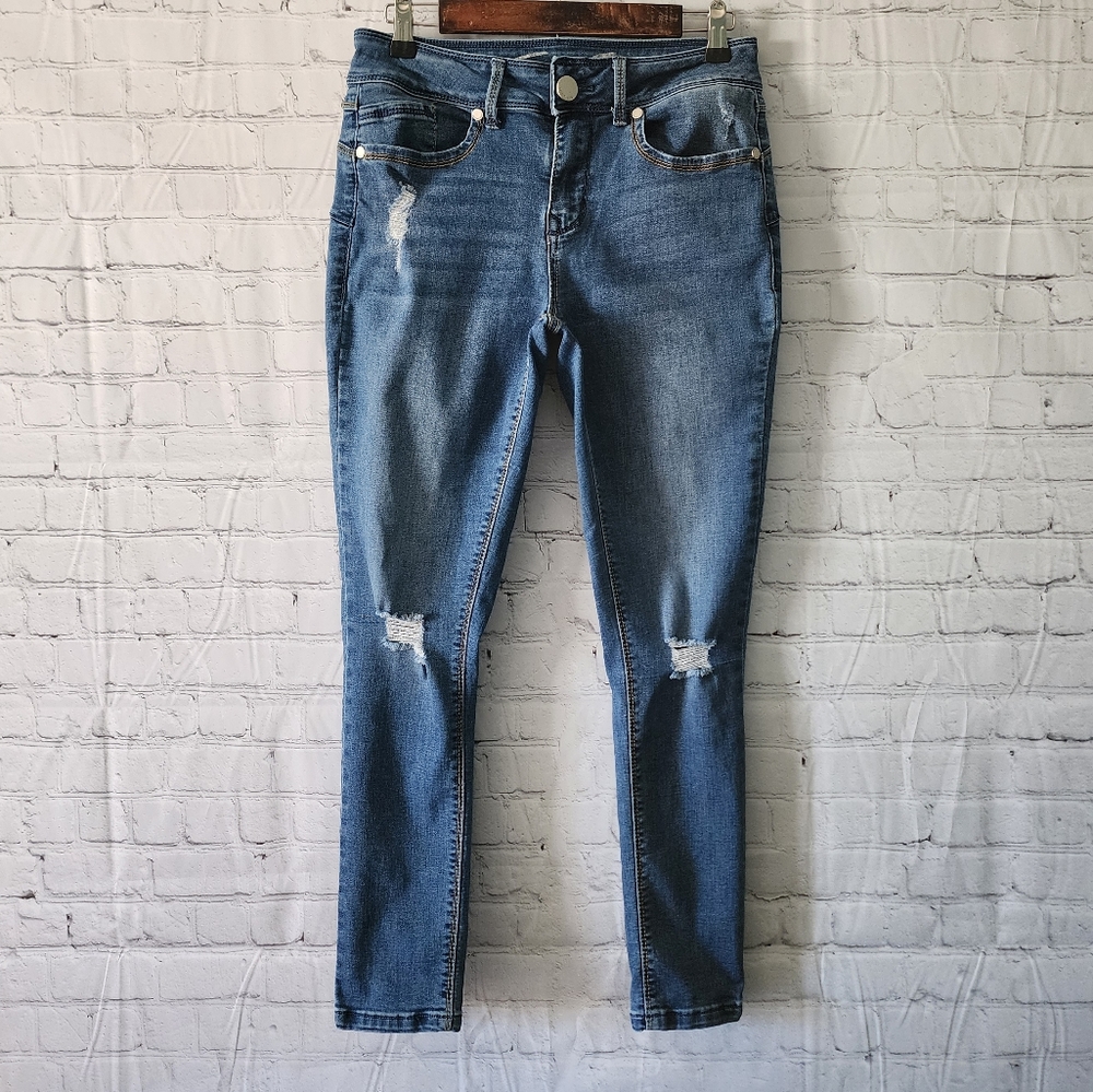 Seven7 booty shaper distressed skinny jeans